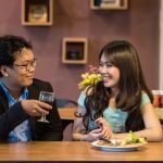 L&rsquo;homme doit-il payer le restaurant ?