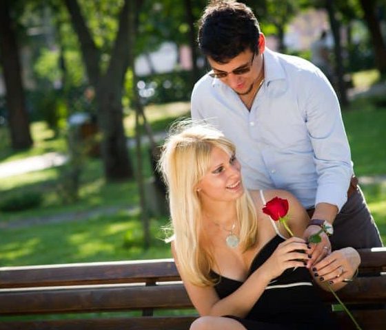 coach-en-seduction-coaching-methode-de-persuasion-efficace-le-pied-dans-la-porte